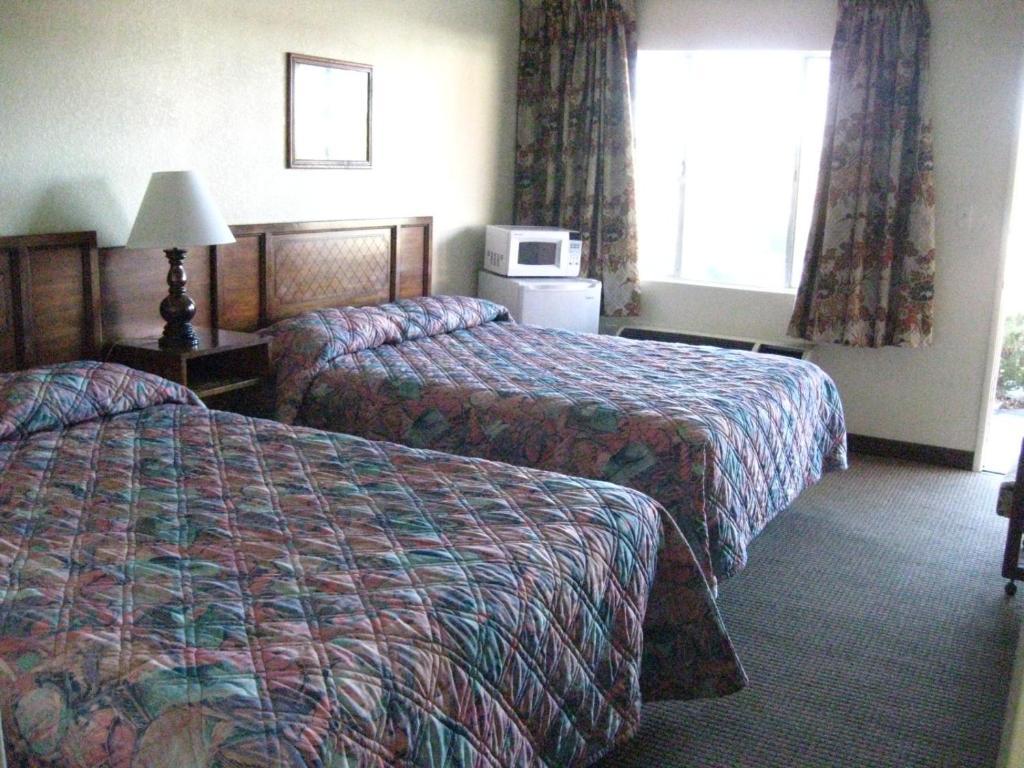 ברסטו Desert Inn Motel חדר תמונה